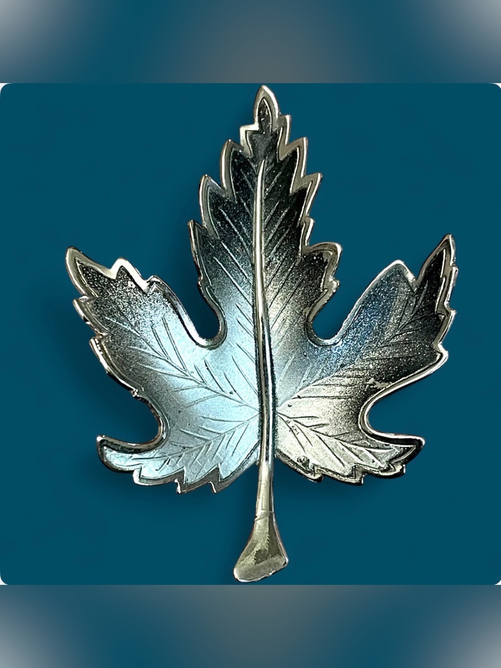 Vintage Silver Tone Maple Leaf Brooch Pin Black Metallic Shimmer MCM Nature Chic